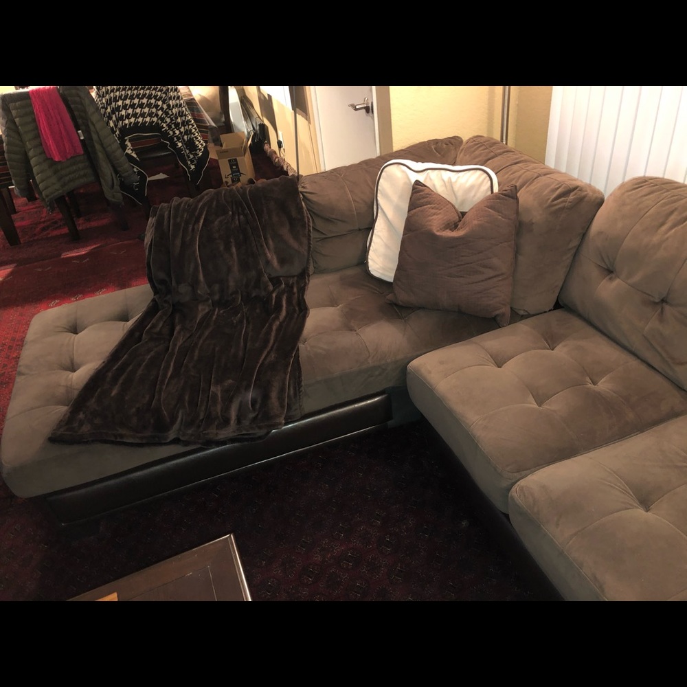 L-shaped expresso beautiful couches with leather - Picture 4 of 8
